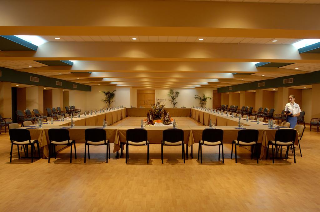Constantinou Bros Athena Royal Beach Hotel — Пафос, Кіпр мініатюра 29
