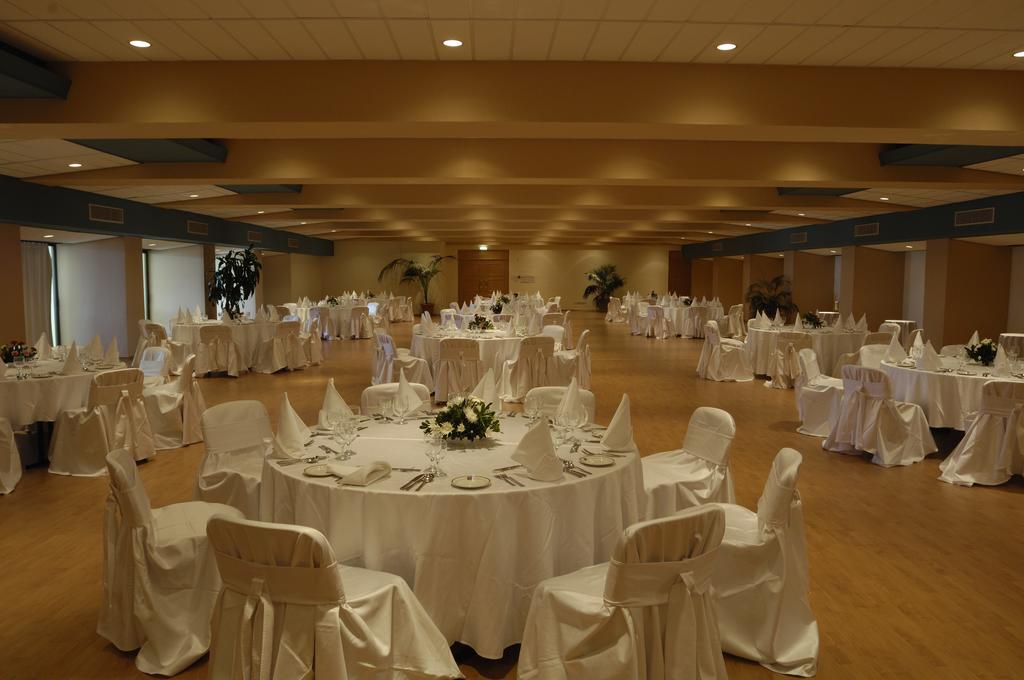 Constantinou Bros Athena Royal Beach Hotel — Пафос, Кіпр мініатюра 32