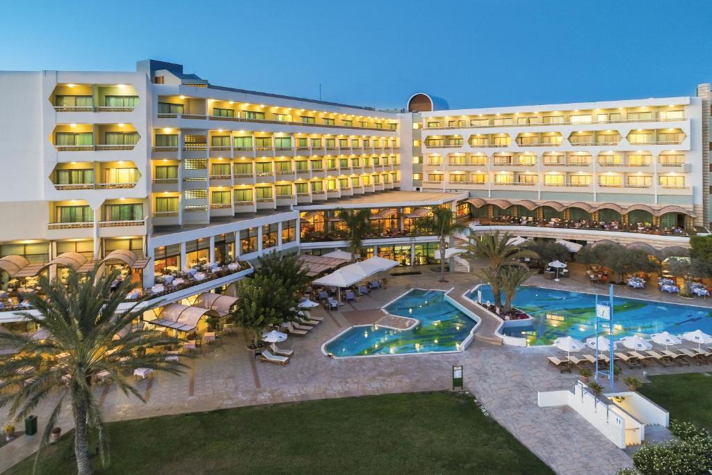 Constantinou Bros Athena Royal Beach Hotel — Пафос, Кіпр мініатюра 40
