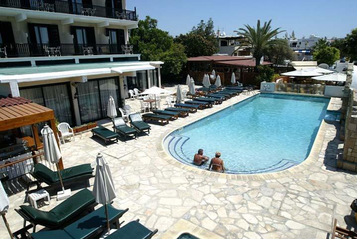 Dionysos Central Hotel