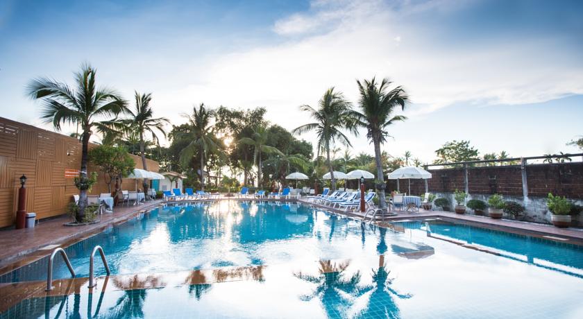 Twin Palms Resort