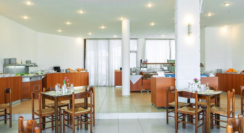 Xenios Dolphin Beach Hotel — Халкідікі, Греція мініатюра 22