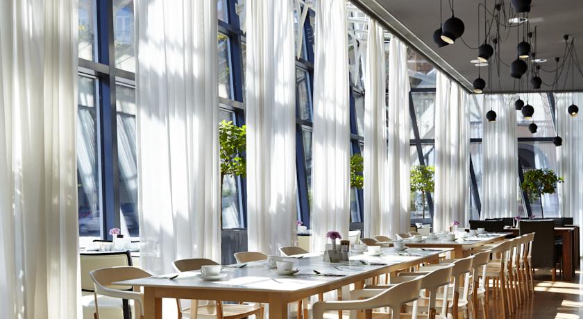 Holiday Inn — Тбілісі, Грузія мініатюра 16