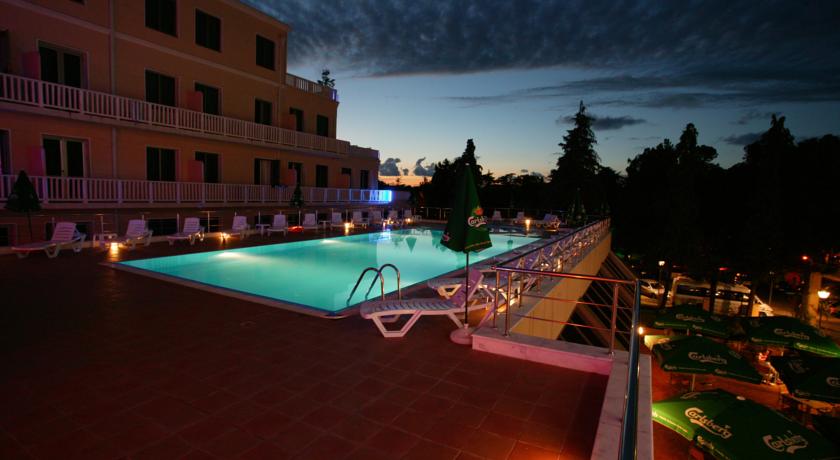 Intourist Palace — Батумі, Грузія мініатюра 11