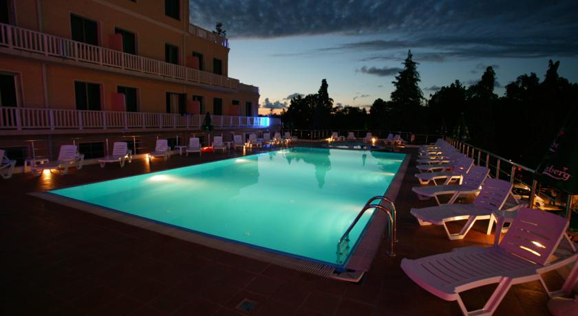 Intourist Palace — Батумі, Грузія мініатюра 12