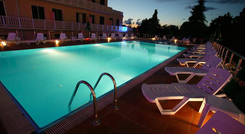 Intourist Palace — Батумі, Грузія мініатюра 13