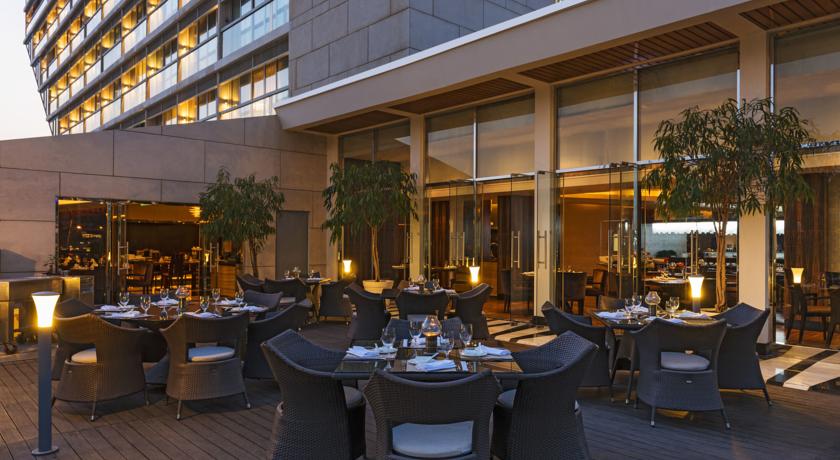 Sheraton Dubai Creek Hotel & Towers — Дубаї, Об'єднані Арабські Емірати мініатюра 119