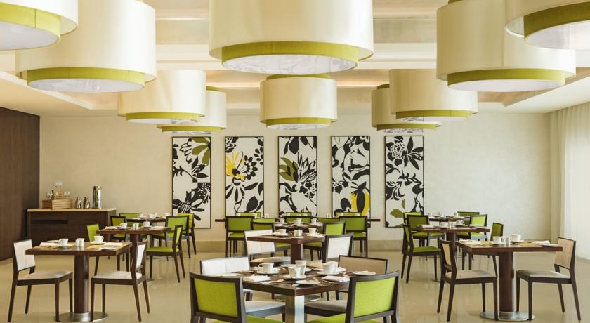 Sheraton Dubai Creek Hotel & Towers — Дубаї, Об'єднані Арабські Емірати мініатюра 124