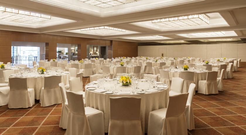 Sheraton Dubai Creek Hotel & Towers — Дубаї, Об'єднані Арабські Емірати мініатюра 129