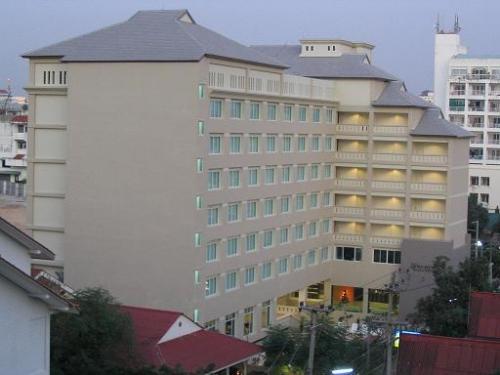 Crown Pattaya Beach Hotel — Паттайя, Таїланд мініатюра 10