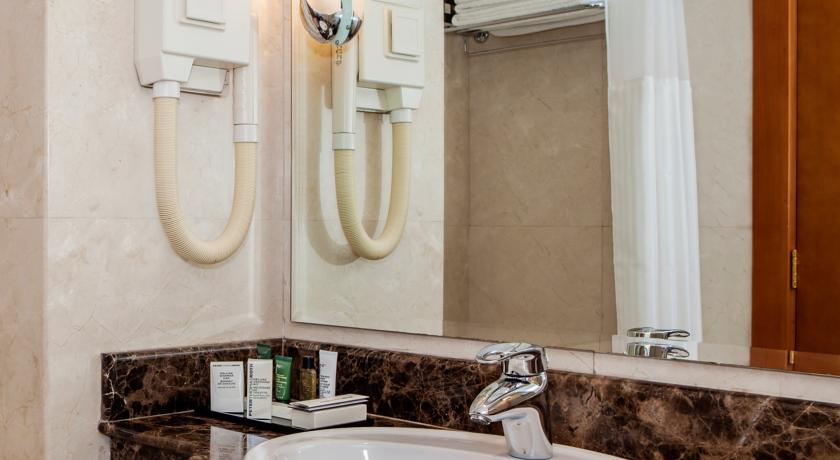 Corniche Hotel Sharjah — Шарджа, Об'єднані Арабські Емірати мініатюра 49