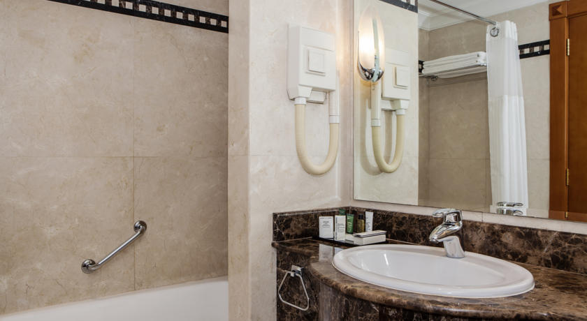 Corniche Hotel Sharjah — Шарджа, Об'єднані Арабські Емірати мініатюра 50