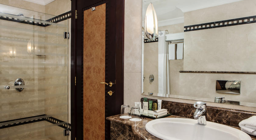 Corniche Hotel Sharjah — Шарджа, Об'єднані Арабські Емірати мініатюра 80