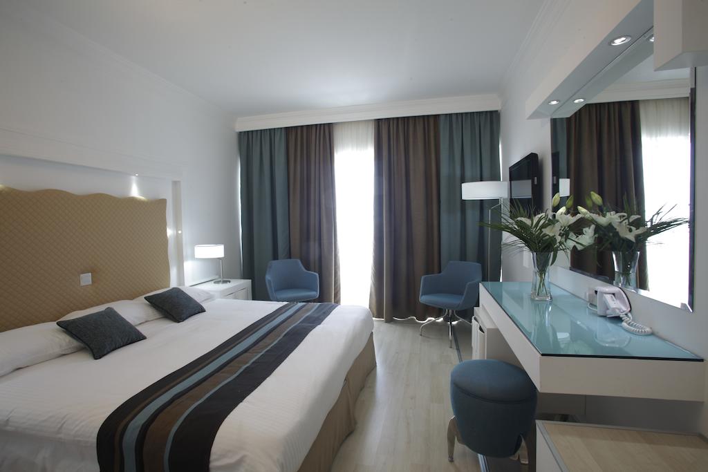 Leonardo Plaza Cypria Maris Beach Hotel & Spa, Пафос, Кіпр мініатюра 14