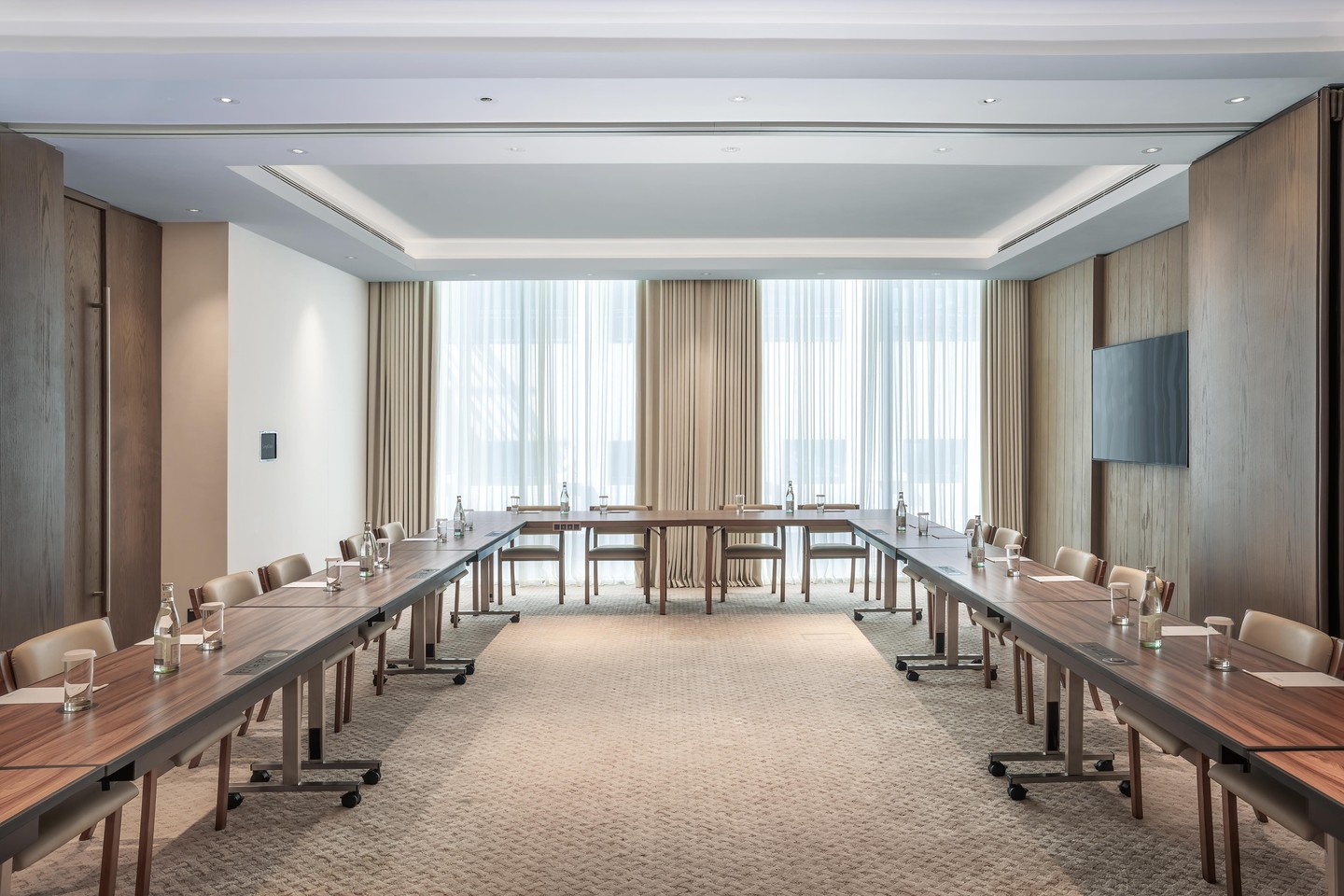 Radisson Beach Resort Palm Jumeirah — Дубаї, Об'єднані Арабські Емірати мініатюра 88