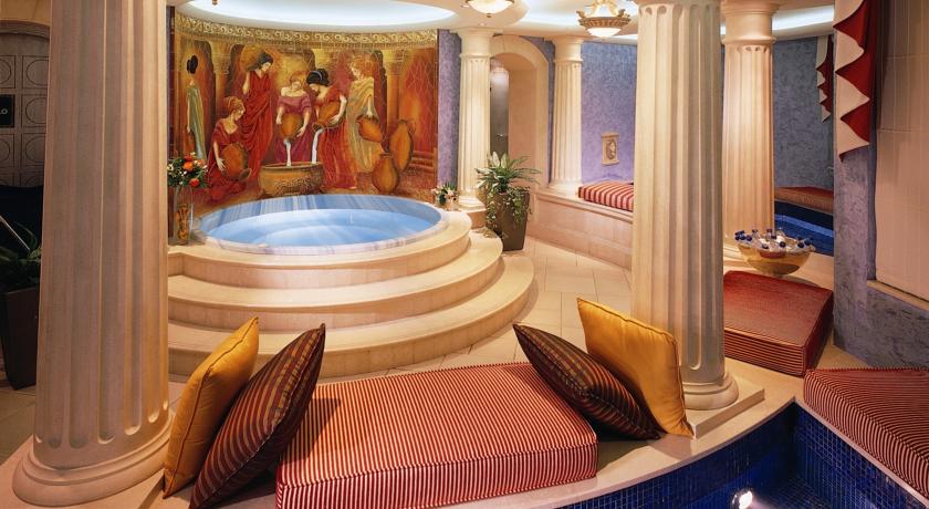 Fairmont Dubai — Дубаї, Об'єднані Арабські Емірати мініатюра 170