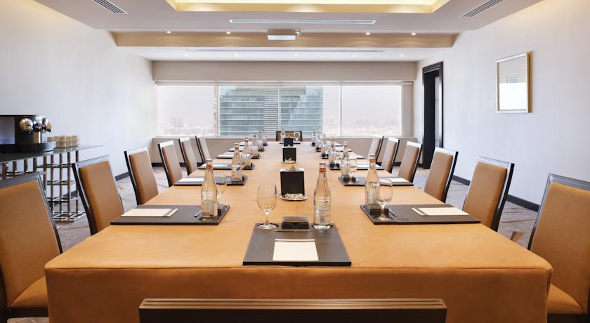 Fairmont Dubai — Дубаї, Об'єднані Арабські Емірати мініатюра 192