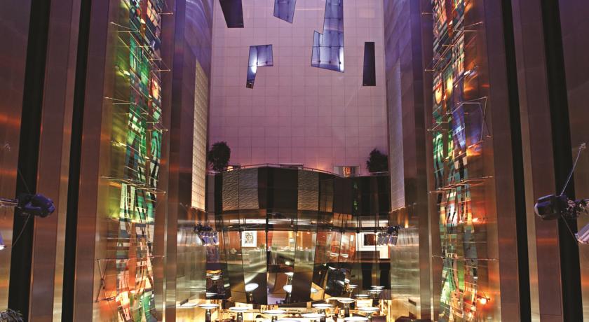 Fairmont Dubai — Дубаї, Об'єднані Арабські Емірати мініатюра 196