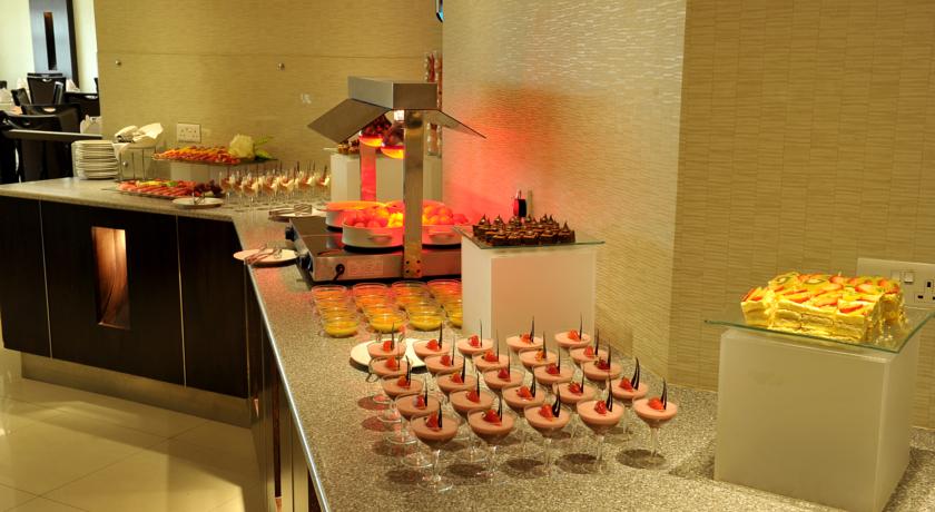 Carlton Tower Hotel — Дубаї, Об'єднані Арабські Емірати мініатюра 38