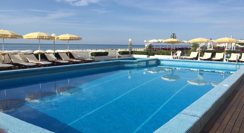 Capitol Hotel — о. Вентотене, Італія мініатюра 18