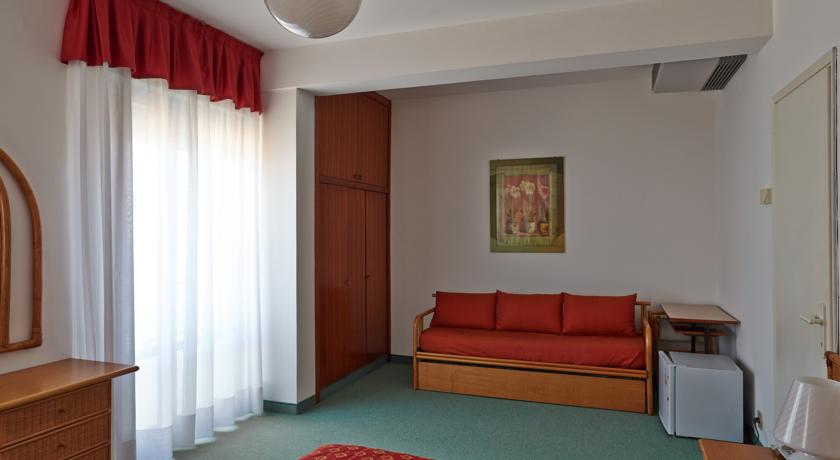 Capitol Hotel — о. Вентотене, Італія мініатюра 29