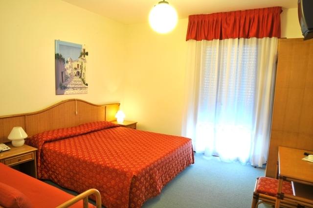 Capitol Hotel — о. Вентотене, Італія мініатюра 40