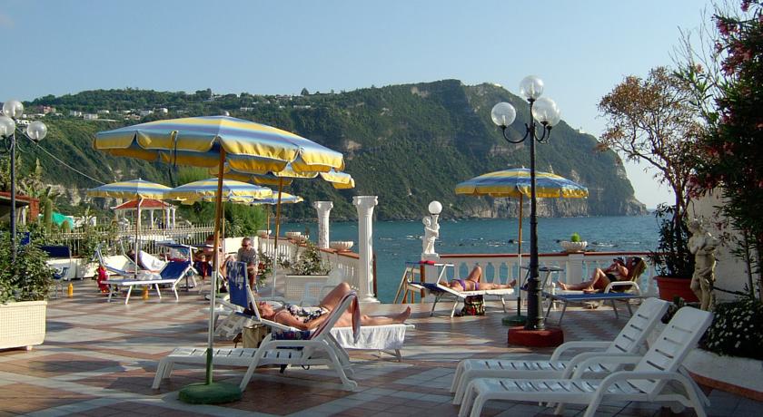 Riva del Sole — о. Іскья, Італія мініатюра 14