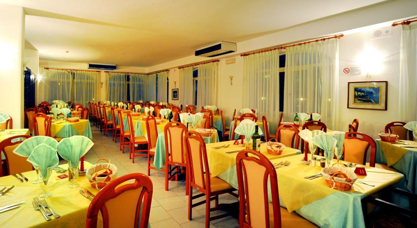 Victoria Park Hotel — о. Іскья, Італія мініатюра 8