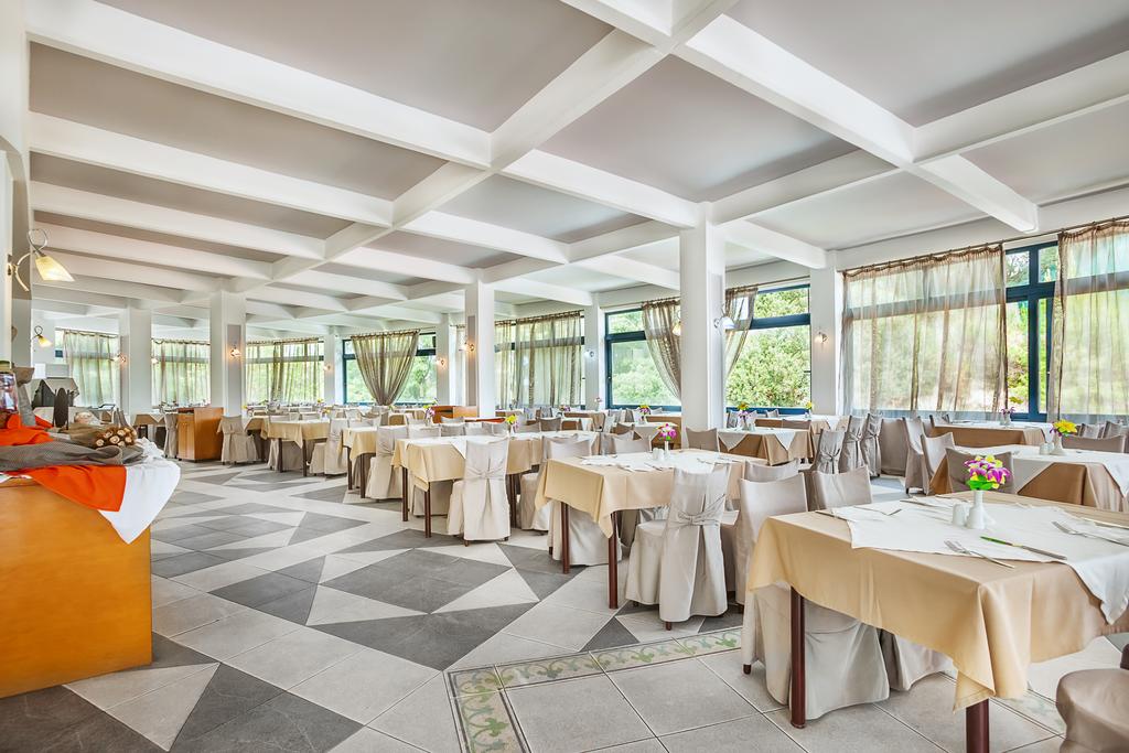 Atrium Hotel Pefkohori — Халкідікі, Греція мініатюра 35