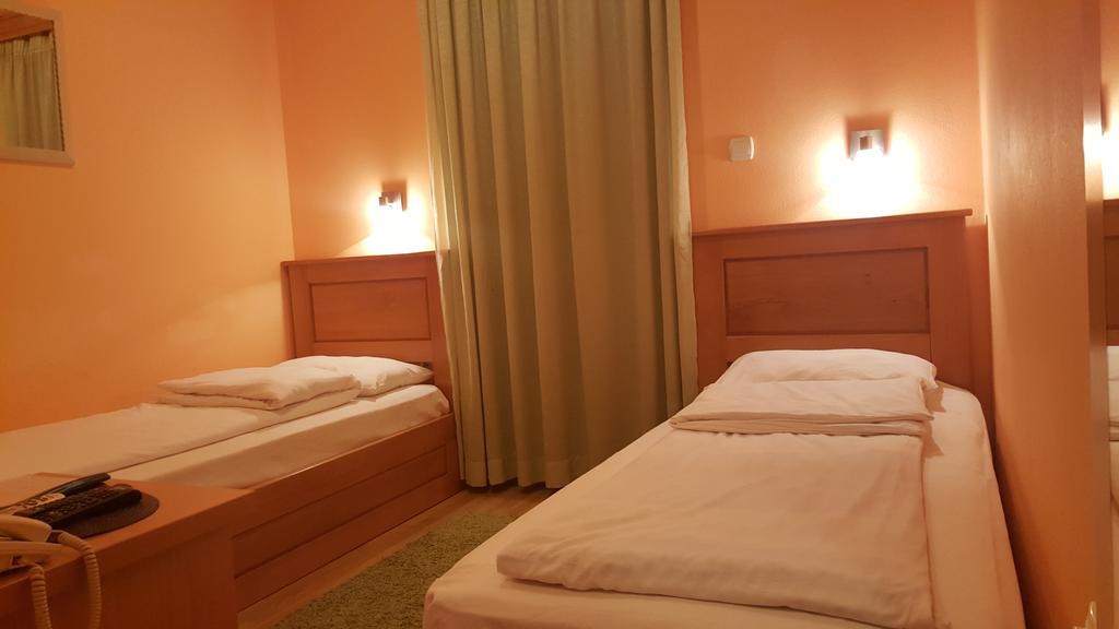Galia Hotel — Прчань, Чорногорія мініатюра 40