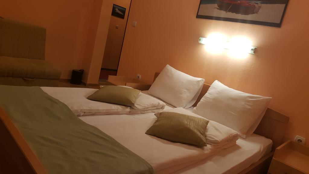 Galia Hotel — Прчань, Чорногорія мініатюра 45
