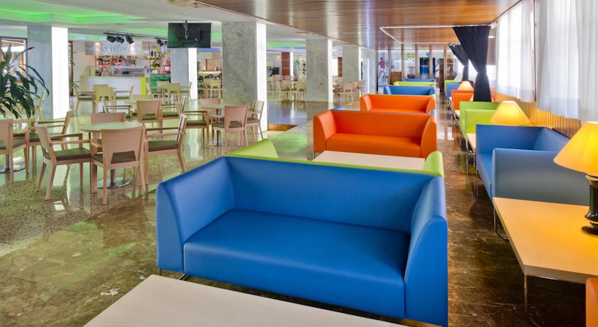 Oasis Park & Spa Hotel — Ллорет-де-Мар, Іспанія мініатюра 11