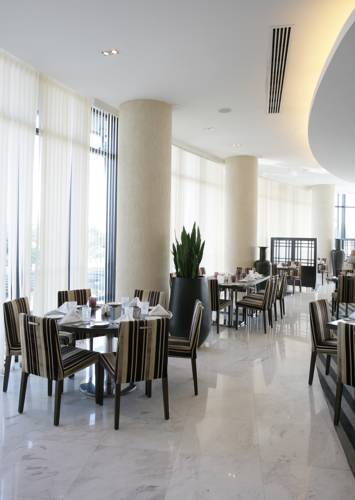 Holiday Inn Abu Dhabi — Абу Дабі, Об'єднані Арабські Емірати мініатюра 21