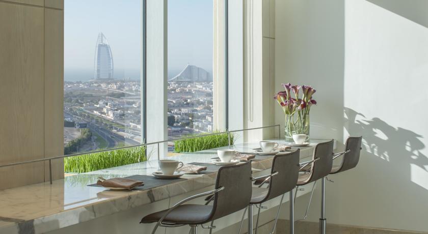 Sheraton Dubai Mall of the Emirates Hotel — Дубаї, Об'єднані Арабські Емірати мініатюра 162