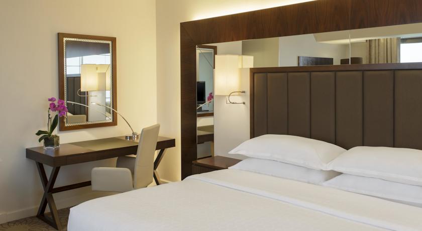 Sheraton Dubai Mall of the Emirates Hotel — Дубаї, Об'єднані Арабські Емірати мініатюра 166