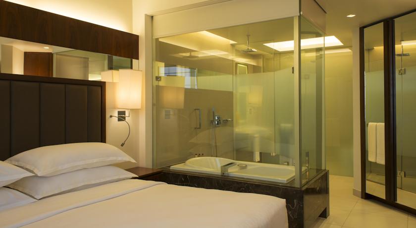 Sheraton Dubai Mall of the Emirates Hotel — Дубаї, Об'єднані Арабські Емірати мініатюра 167