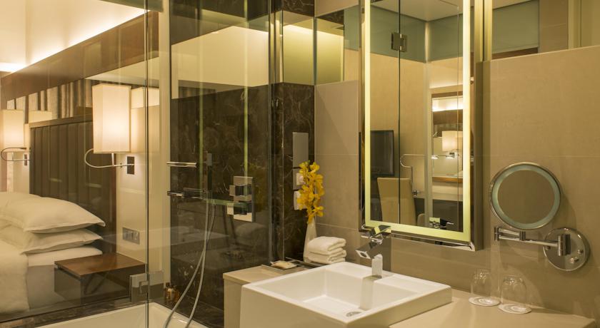 Sheraton Dubai Mall of the Emirates Hotel — Дубаї, Об'єднані Арабські Емірати мініатюра 168