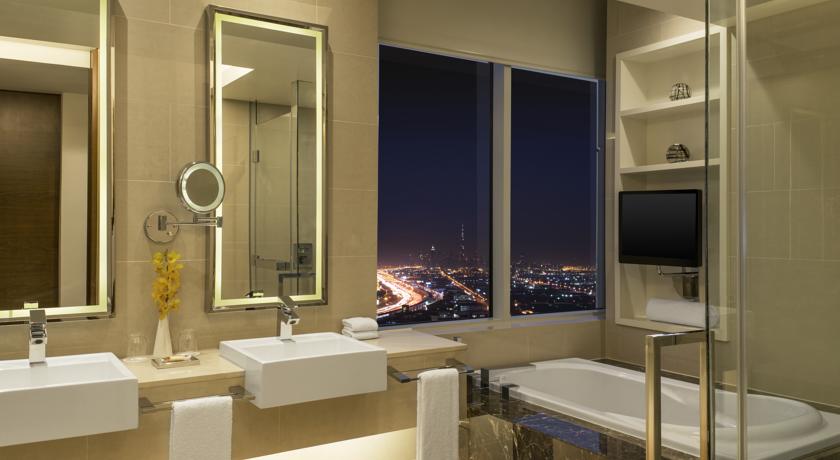 Sheraton Dubai Mall of the Emirates Hotel — Дубаї, Об'єднані Арабські Емірати мініатюра 172