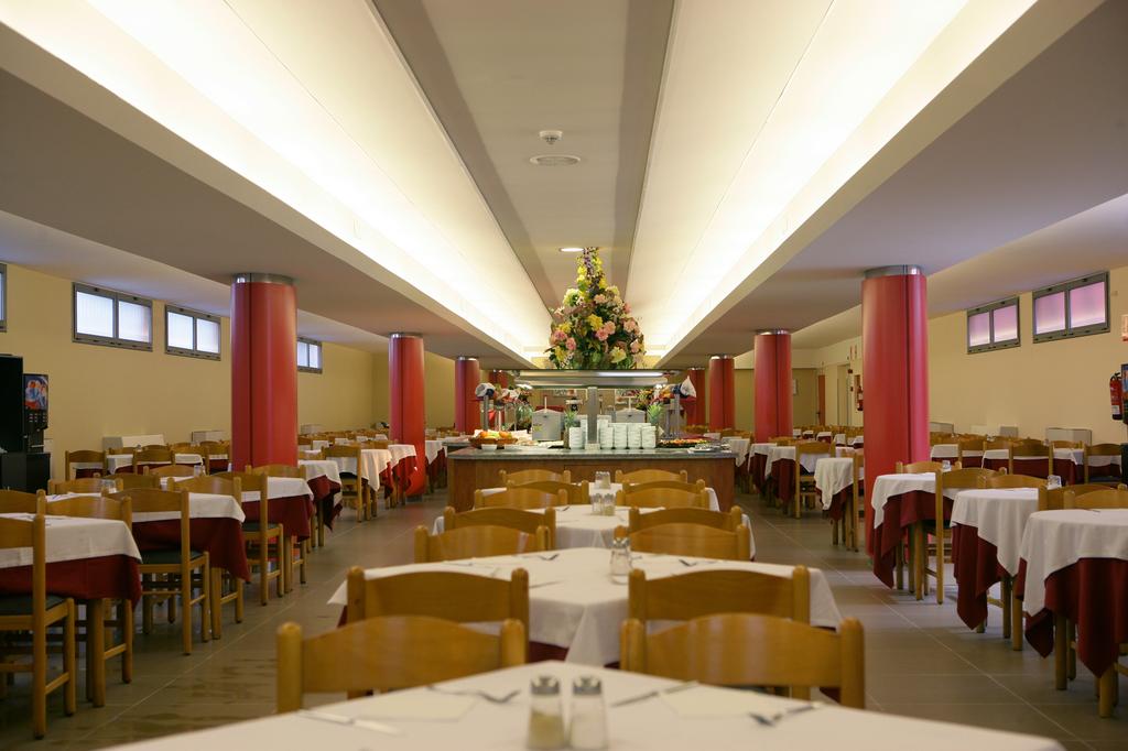 Tossa Beach Center — Коста-Брава, Іспанія мініатюра 16