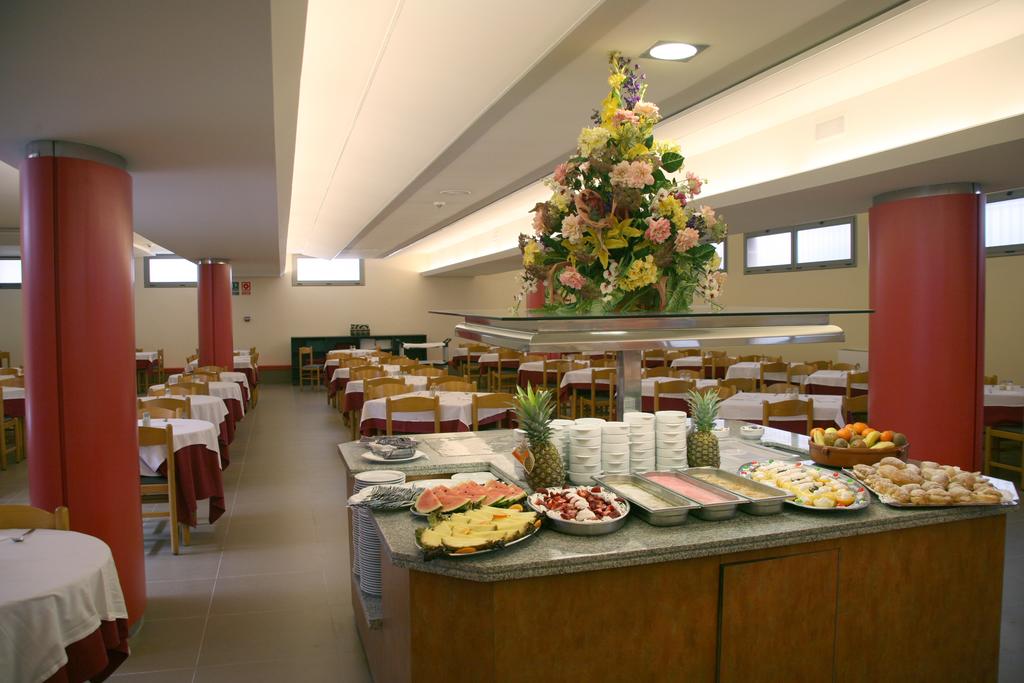 Tossa Beach Center — Коста-Брава, Іспанія мініатюра 17