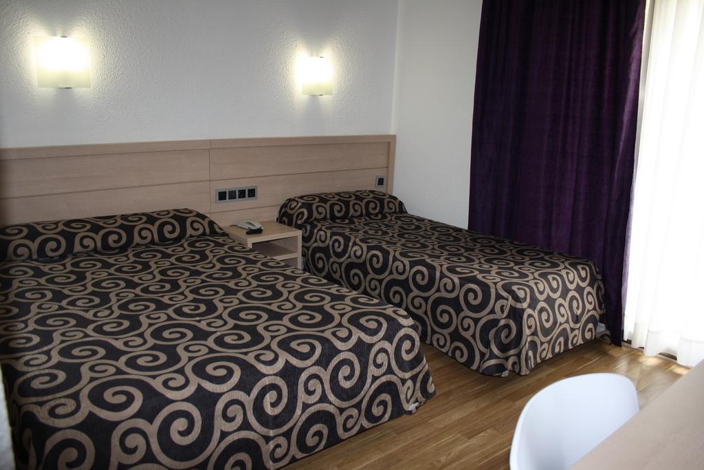 Tossa Beach Center — Коста-Брава, Іспанія мініатюра 22