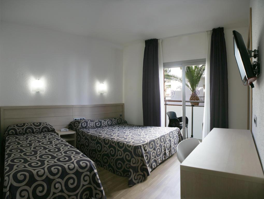 Tossa Beach Center — Коста-Брава, Іспанія мініатюра 23