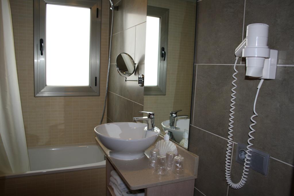 Tossa Beach Center — Коста-Брава, Іспанія мініатюра 27