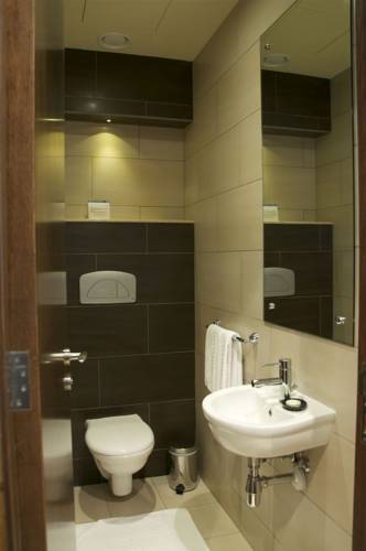 Ramada Downtown Abu Dhabi — Абу Дабі, Об'єднані Арабські Емірати мініатюра 17