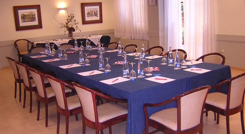 Atiram Tres Torres Hotel — Барселона, Іспанія мініатюра 13