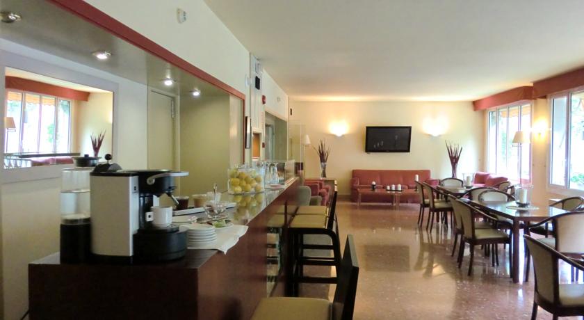 Atiram Tres Torres Hotel — Барселона, Іспанія мініатюра 14