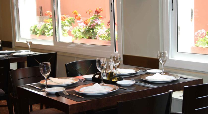 Atiram Tres Torres Hotel — Барселона, Іспанія мініатюра 15