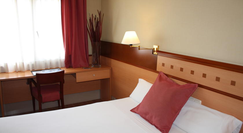 Atiram Tres Torres Hotel — Барселона, Іспанія мініатюра 24