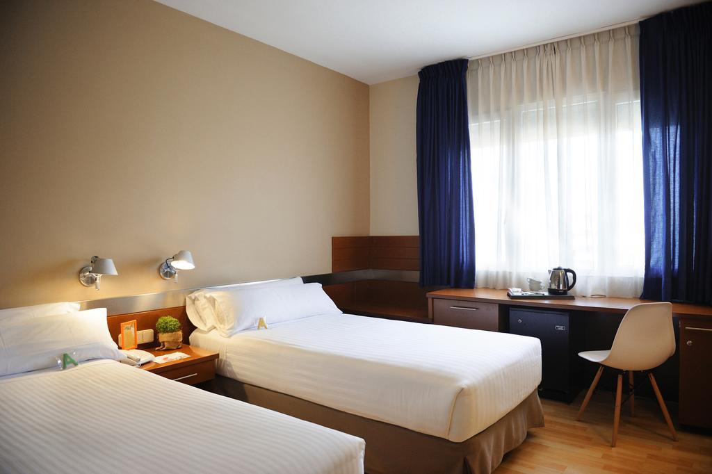 Atiram Tres Torres Hotel — Барселона, Іспанія мініатюра 39
