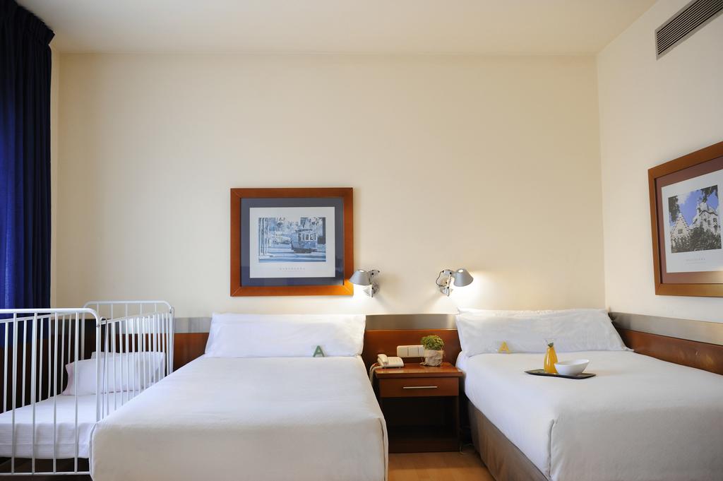 Atiram Tres Torres Hotel — Барселона, Іспанія мініатюра 40